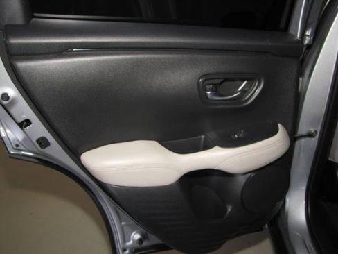 Certified 2023 Honda HR-V LX image 12