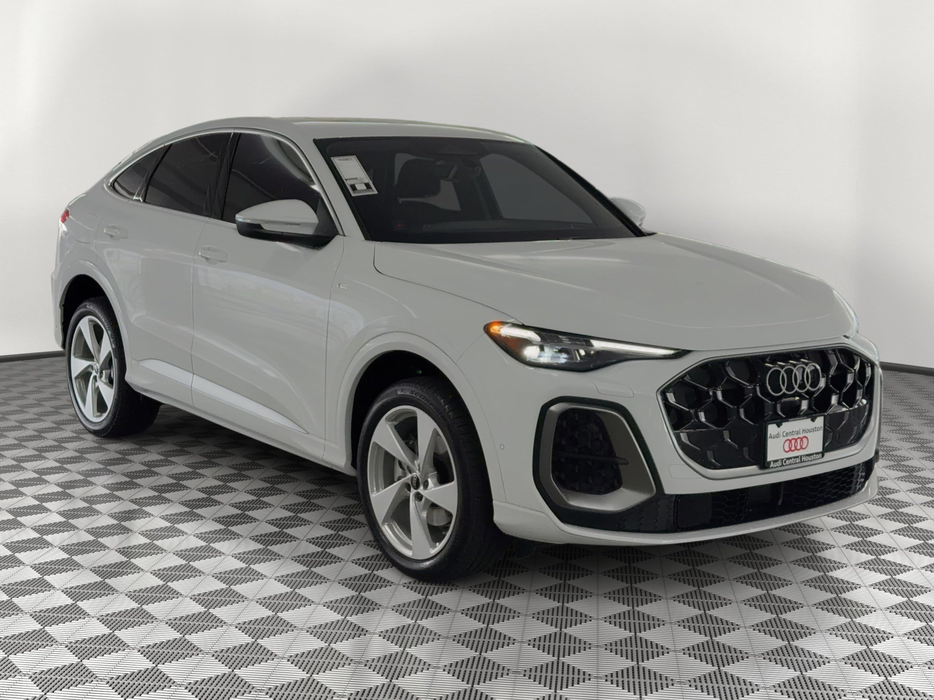 New 2026 Audi Q5 Premium Plus AWD/4WD image 7