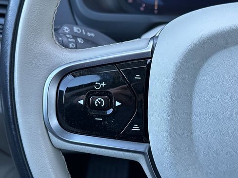 Used 2025 Volvo XC90 B6 Ultra image 29
