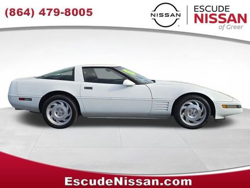 Used 1993 Chevrolet Corvette Coupe RWD image 2
