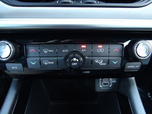 Used 2025 Jeep Compass Limited AWD/4WD image 28