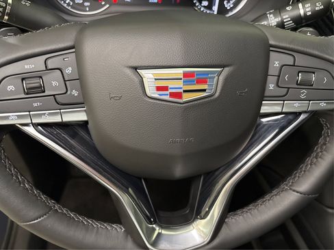 New 2025 Cadillac XT6 Premium Luxury image 17