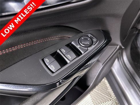 Used 2025 Chevrolet Trax RS w/ Sunroof Package image 24