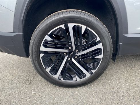 New 2026 Chevrolet Equinox RS w/ Safety and Technology Package FWD image 6