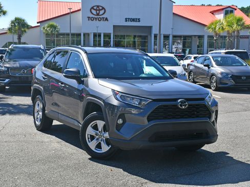 Used 2021 Toyota RAV4 XLE image 6