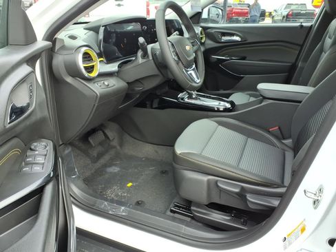 New 2026 Chevrolet Trax LT w/ Driver Confidence Package image 11