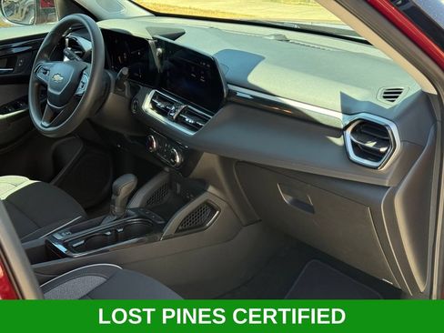 Used 2025 Chevrolet TrailBlazer LT FWD image 22