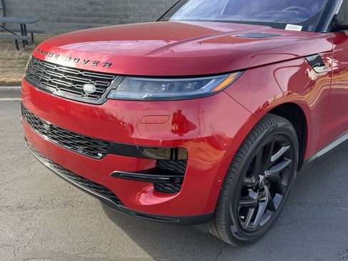 Used 2023 Land Rover Range Rover Sport SE image 11