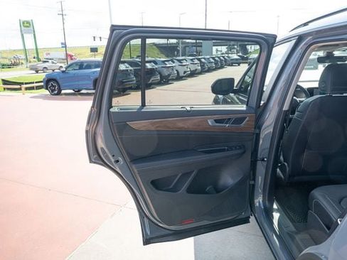 New 2026 Volkswagen Atlas SE FWD image 14
