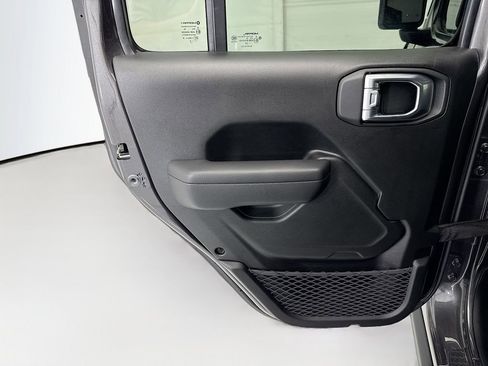 Used 2024 Jeep Wrangler Unlimited Rubicon AWD/4WD image 24