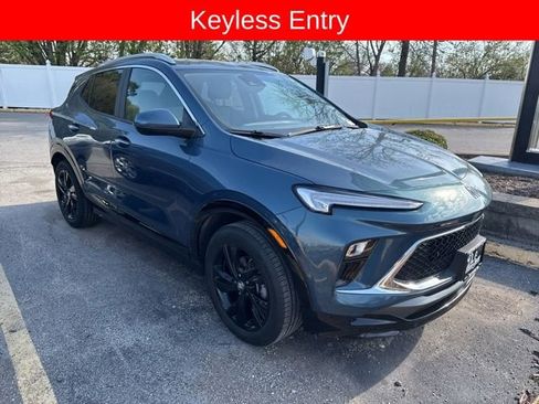 Used 2024 Buick Encore GX Sport Touring image 3