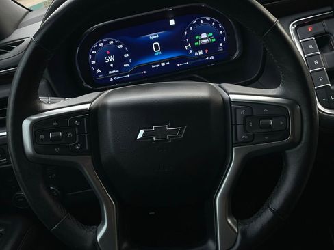 Used 2023 Chevrolet Tahoe Z71 w/ Luxury Package AWD/4WD image 11