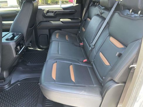 Used 2024 GMC Sierra 1500 AT4 w/ Technology Package AWD/4WD image 13