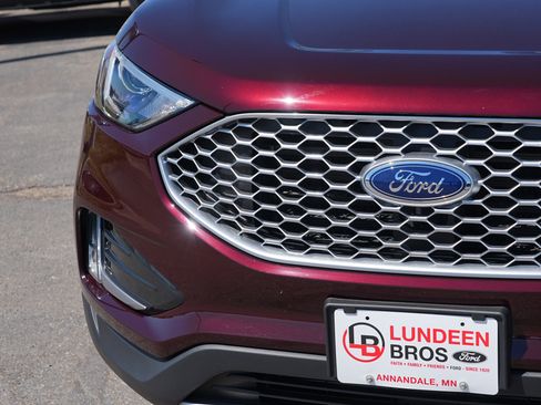 Used 2024 Ford Edge SEL w/ Convenience Package image 11