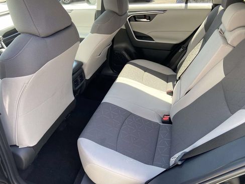 Used 2025 Toyota RAV4 XLE w/ Convenience Package FWD image 20