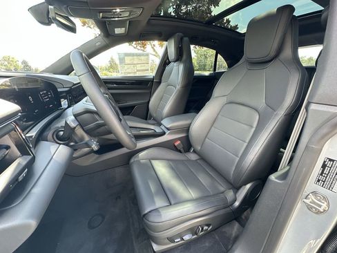 New 2025 Porsche Macan Electric image 13