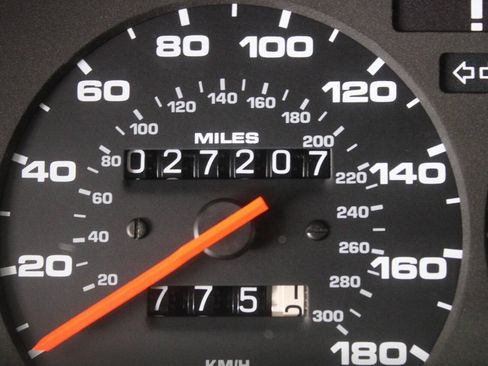 Used 1987 Porsche 944 Turbo RWD image 38