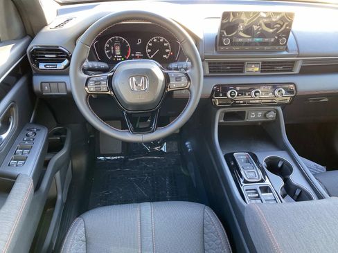 New 2025 Honda Pilot Sport image 10