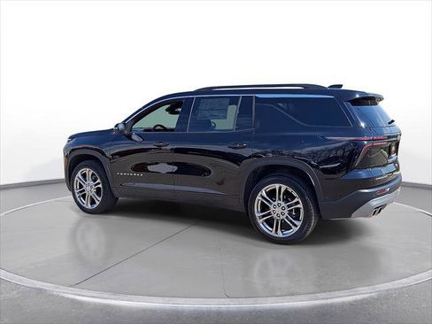 New 2025 Chevrolet Traverse LT w/ Enhanced Driving Package FWD image 6