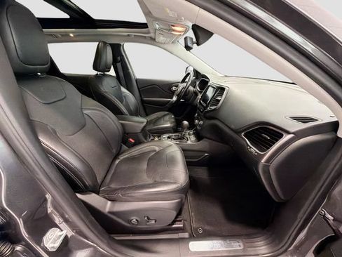 Used 2019 Jeep Cherokee Limited AWD/4WD image 24