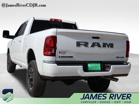 Used 2026 RAM 2500 Laramie AWD/4WD image 3