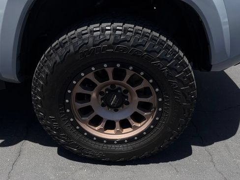 Used 2019 Toyota Tacoma TRD Sport w/ Technology Package RWD image 10
