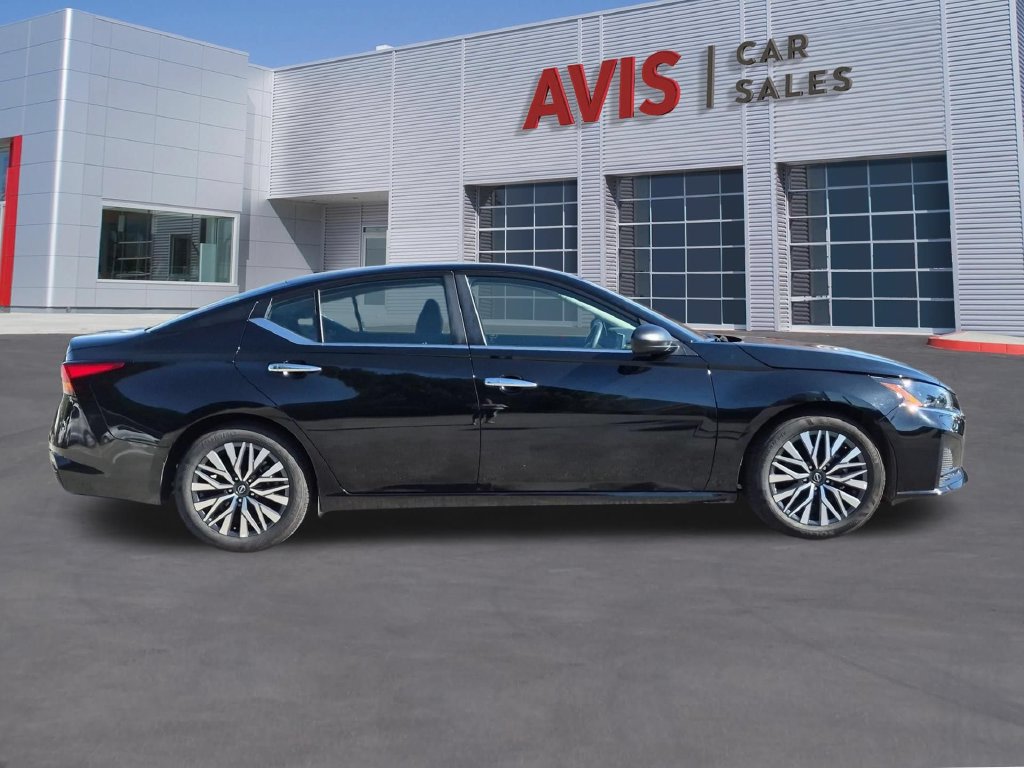 Used 2025 Nissan Altima 2.5 SV FWD image 5
