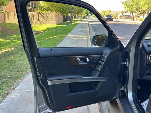Used 2015 Mercedes-Benz GLK 350 2WD image 42