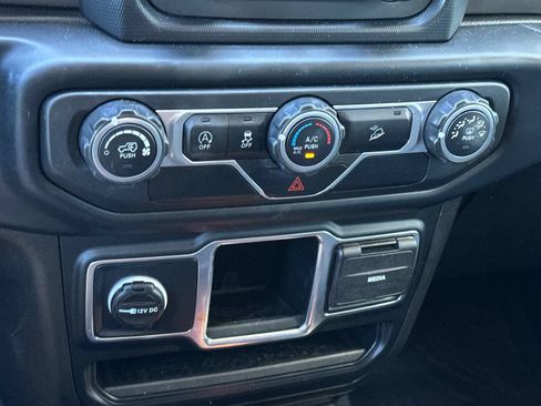 Used 2019 Jeep Wrangler Unlimited Sport AWD/4WD image 19