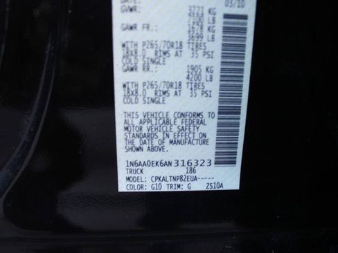 Used 2010 Nissan Titan SE RWD image 16