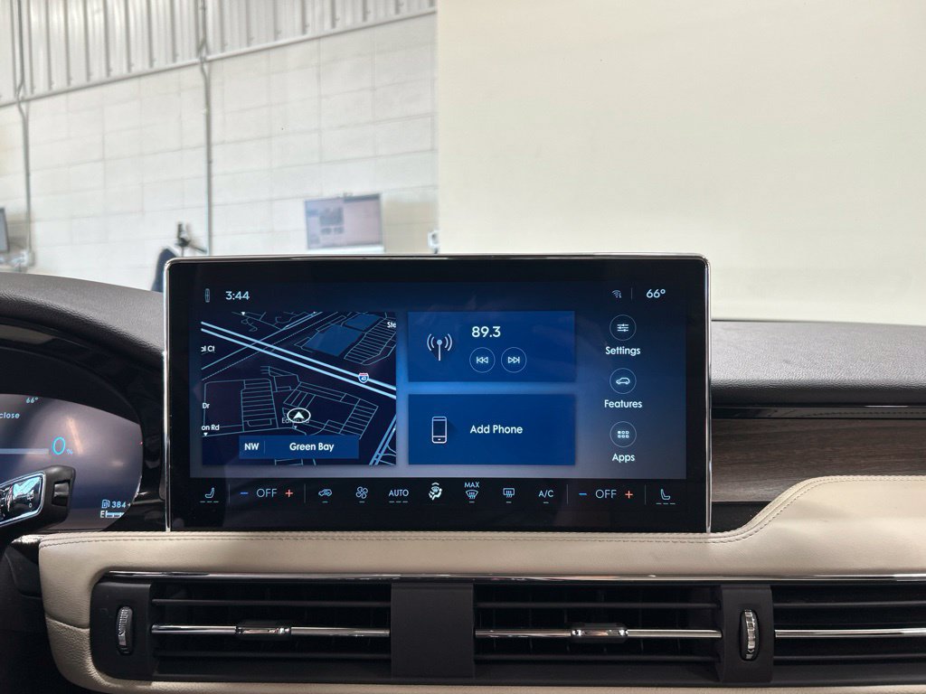 Certified 2025 Lincoln Corsair Grand Touring w/ Rear Removable Package Tray AWD/4WD image 17