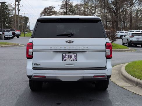 Used 2024 Ford Expedition XLT image 6