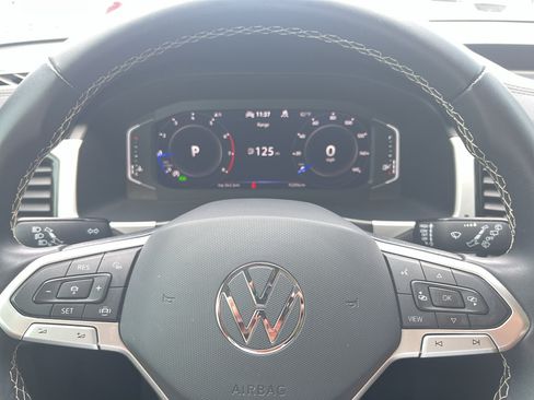 Used 2023 Volkswagen Atlas SE AWD/4WD image 16