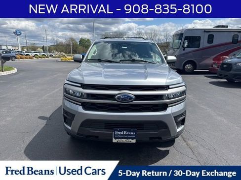 Used 2023 Ford Expedition XLT AWD/4WD image 2