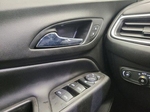 Used 2021 Chevrolet Equinox LT image 27