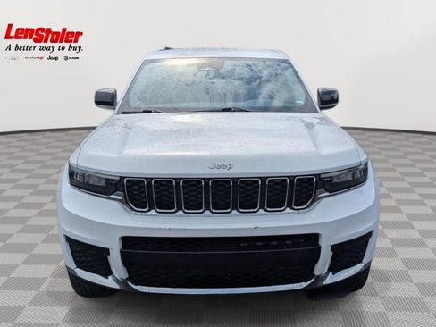 Used 2023 Jeep Grand Cherokee L Laredo RWD image 8