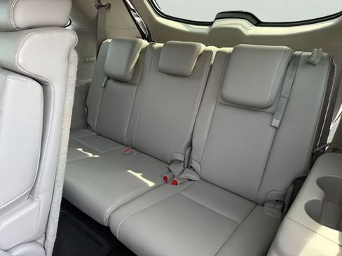 Used 2016 Toyota Highlander XLE AWD/4WD image 13