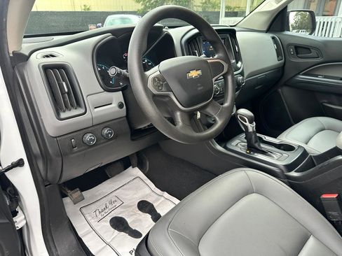 Used 2022 Chevrolet Colorado W/T w/ WT Convenience Package AWD/4WD image 8