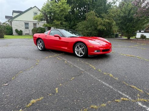 Used 2007 Chevrolet Corvette Coupe w/ Preferred Equipment Group RWD image 7