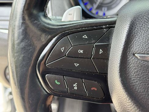 Used 2019 Chrysler 300 S RWD image 18