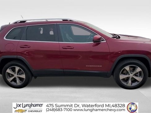 Used 2019 Jeep Cherokee Limited w/ Technology Group AWD/4WD image 10