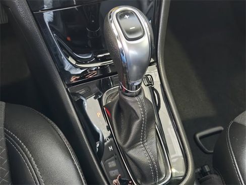 Used 2022 Buick Encore Preferred w/ Safety Package image 22