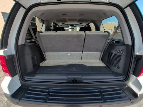 Used 2005 Ford Expedition XLT AWD/4WD image 18