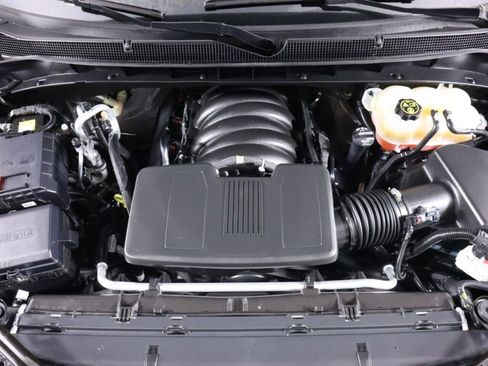 Used 2022 Chevrolet Suburban Z71 w/ Luxury Package image 49