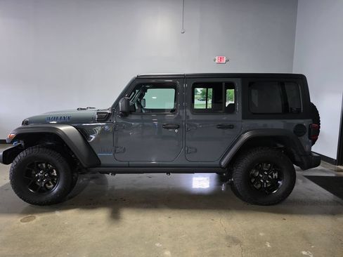 Used 2024 Jeep Wrangler Unlimited AWD/4WD image 7