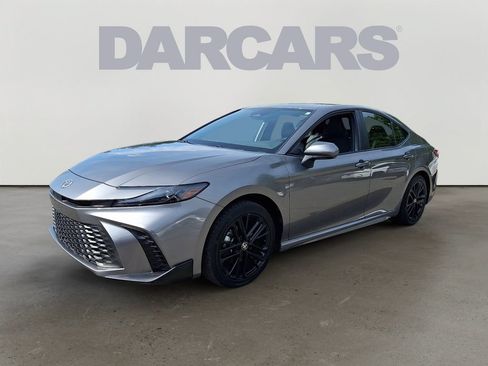 Used 2025 Toyota Camry Hybrid AWD/4WD image 3