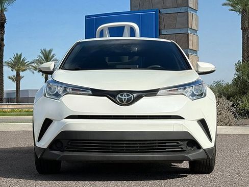 Used 2019 Toyota C-HR LE image 5