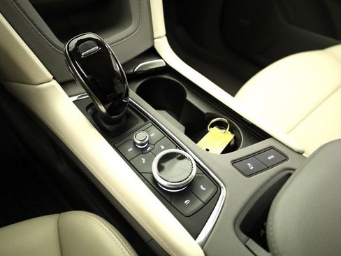 Used 2023 Cadillac XT6 Premium Luxury w/ Technology Package image 21