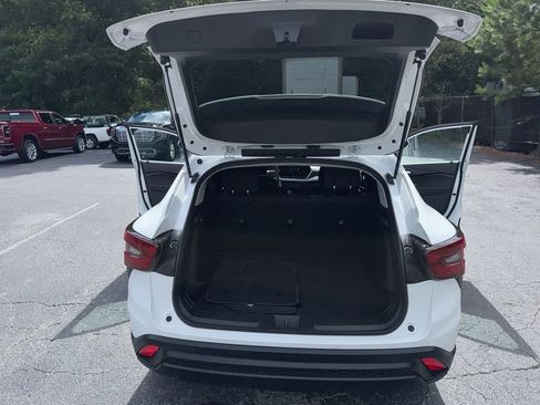 Used 2025 Chevrolet Trax LS w/ LS Convenience Package FWD image 35
