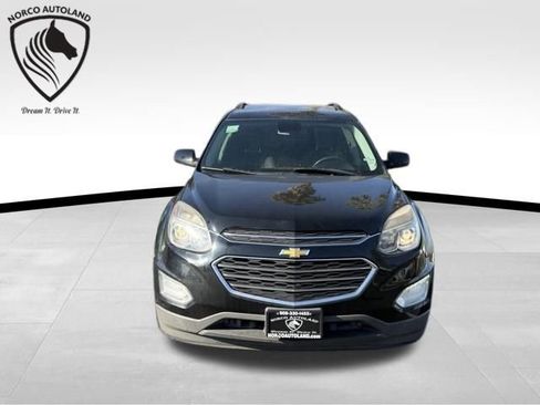 Used 2017 Chevrolet Equinox LT w/ Convenience Package image 2